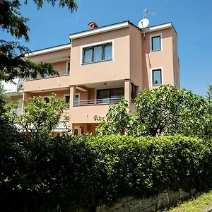 Centener Apartment